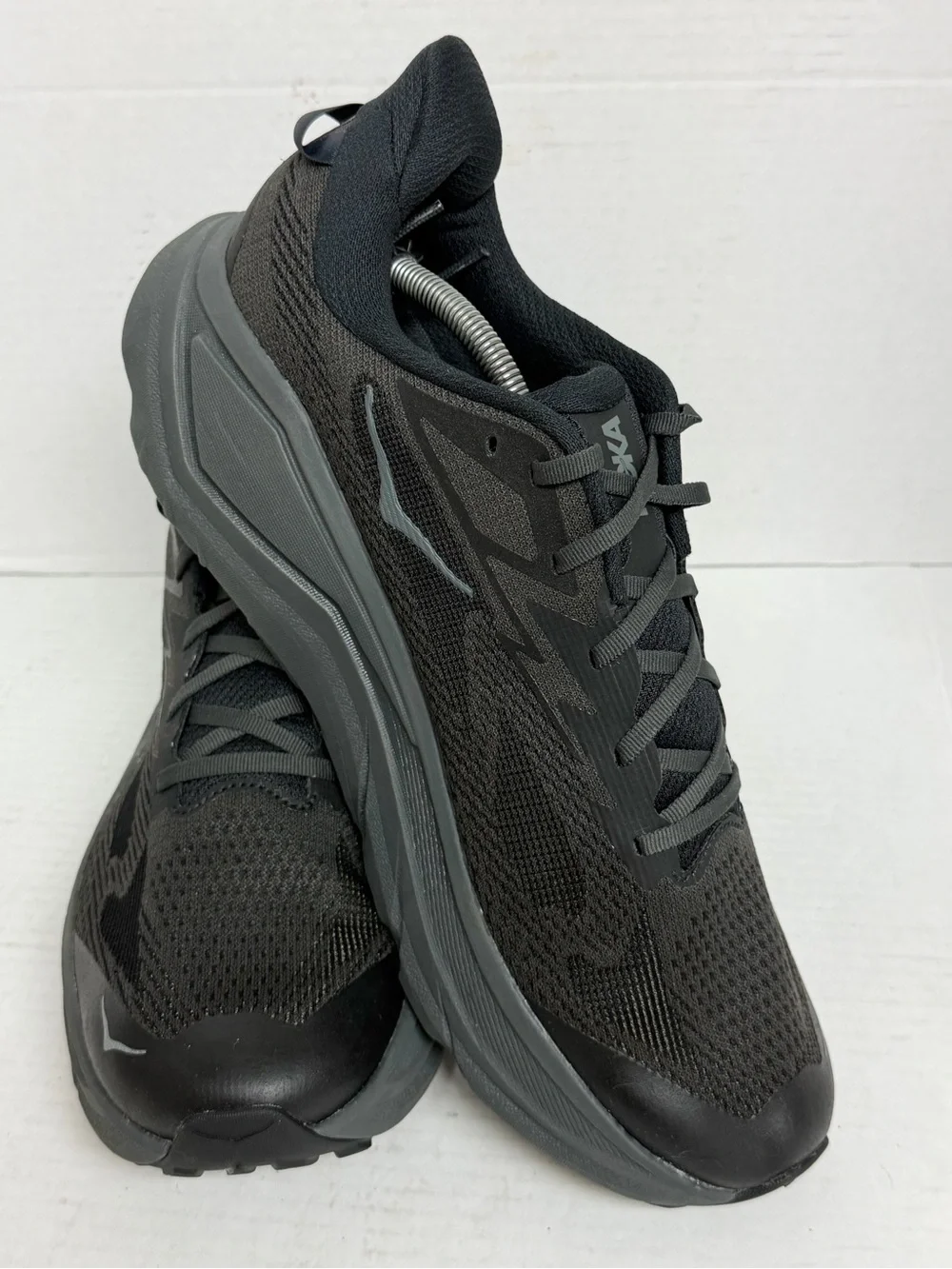HOKA ONE ONE Challenger 8 Running Shoes Men's 13 2E WIDE Brand New 1168718-BCKT